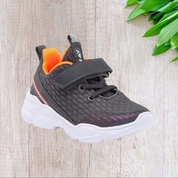 Xray Miles Knit Sneaker in Dark Gray 6M - Picture 2 of 10